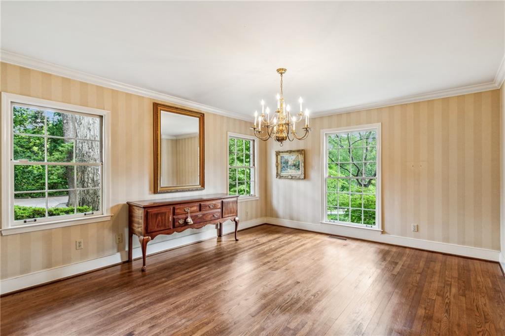 536 Manor Ridge Drive NW