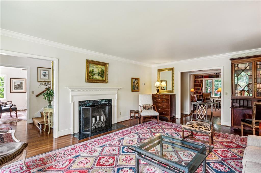 536 Manor Ridge Drive NW