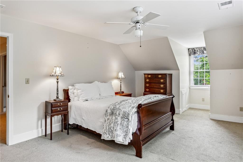 536 Manor Ridge Drive NW