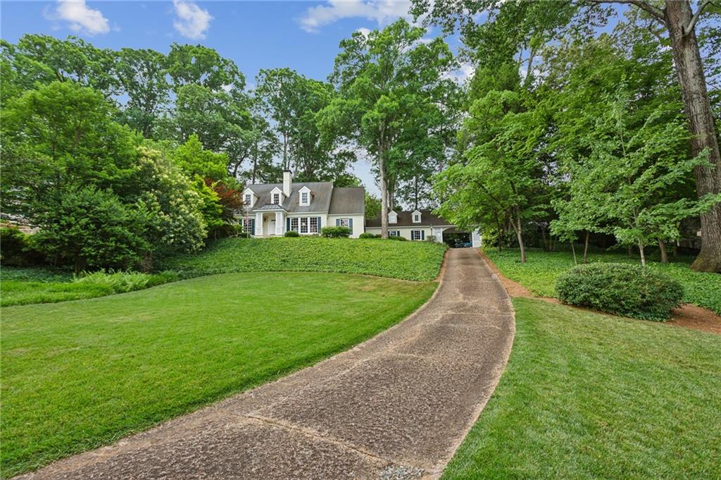 536 Manor Ridge Drive NW