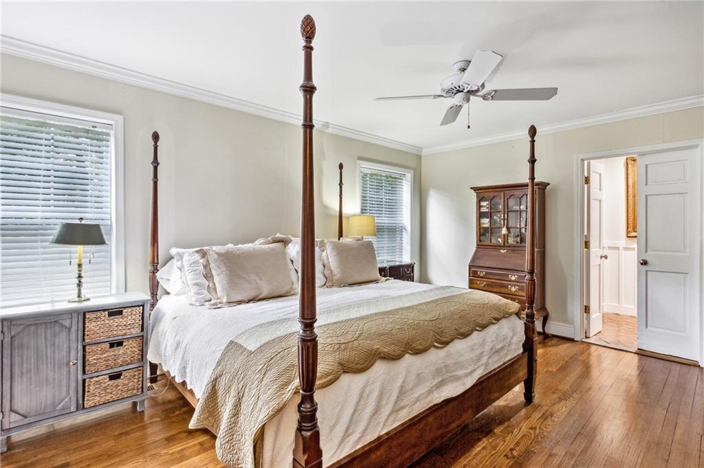 536 Manor Ridge Drive NW