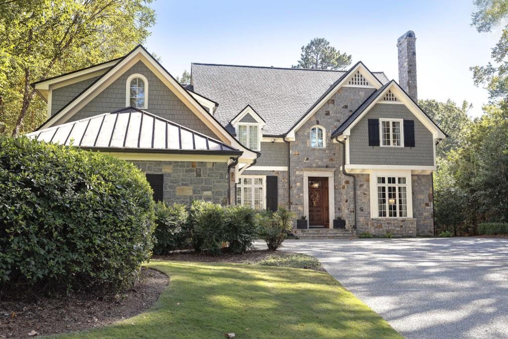 919 Buckingham Circle NW