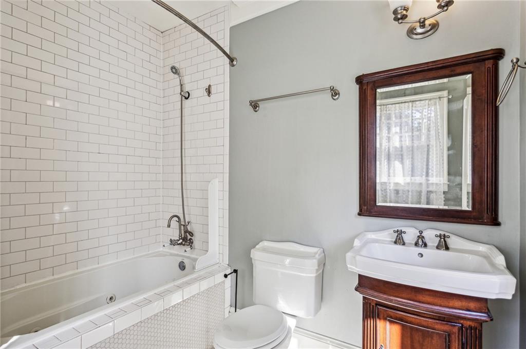 1151 Rosedale Drive NE