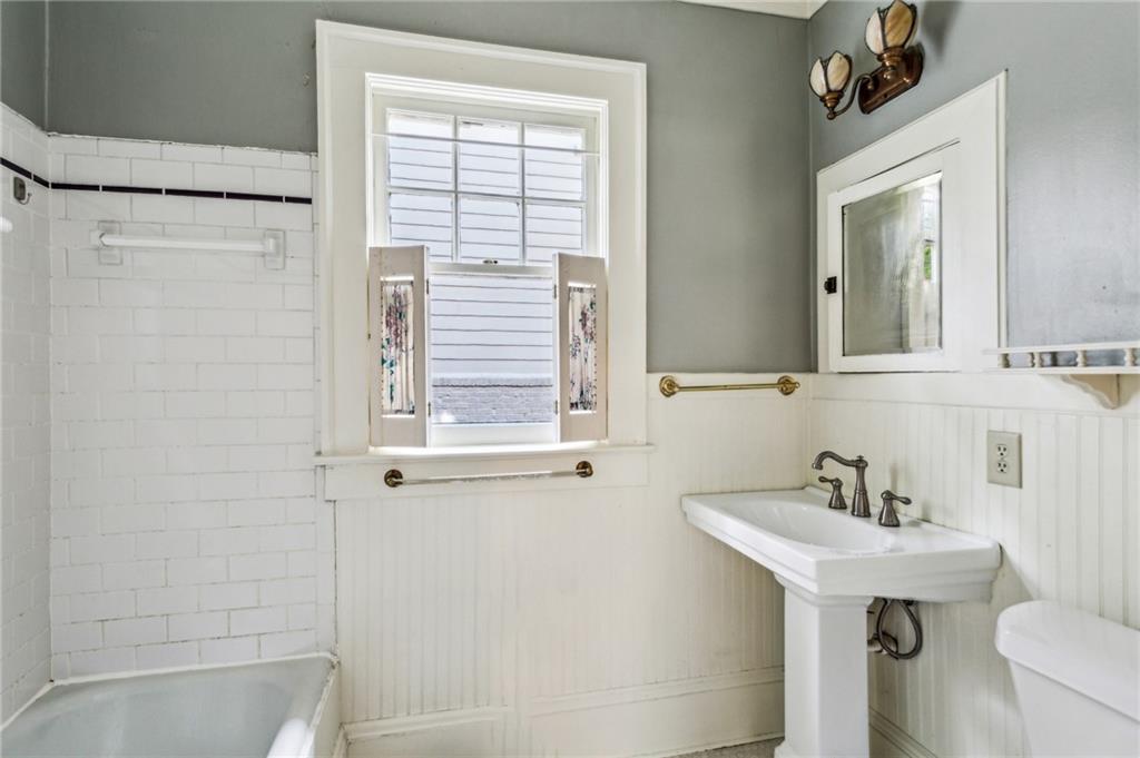 1151 Rosedale Drive NE