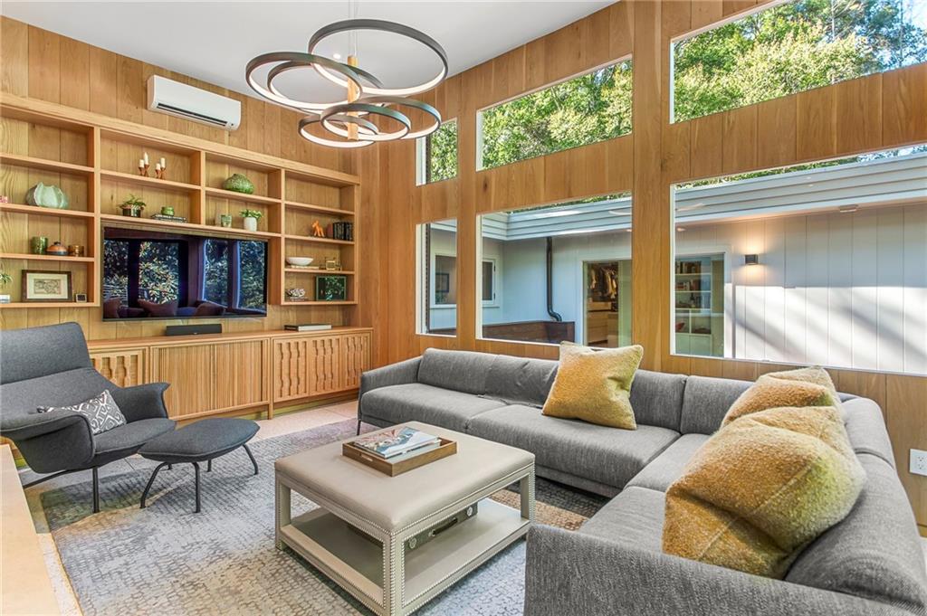 1355 Wesley Parkway NW