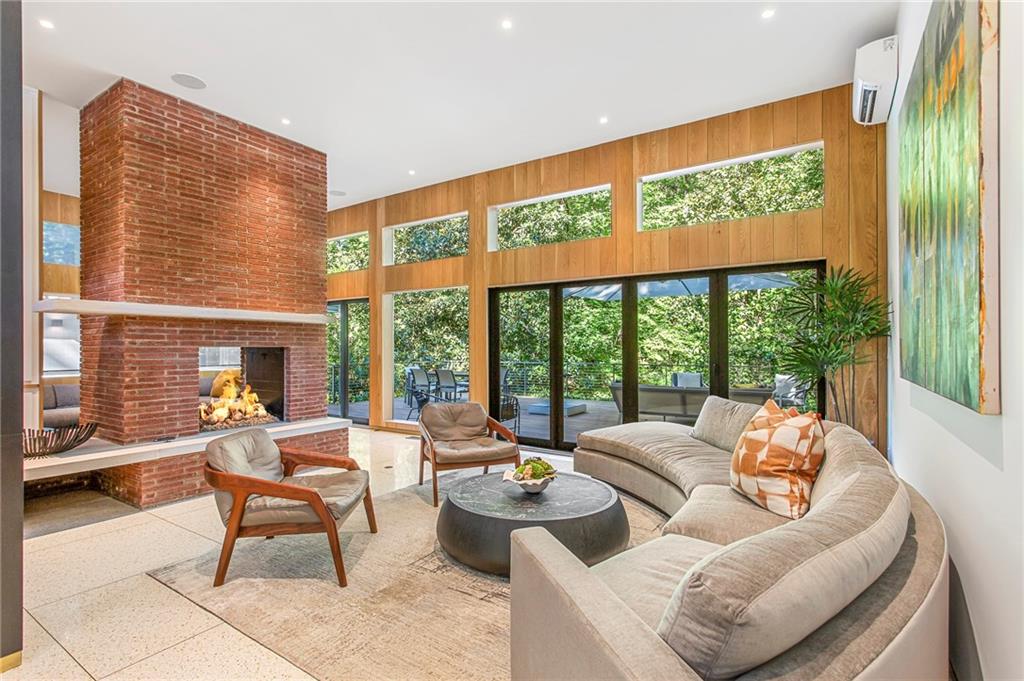 1355 Wesley Parkway NW