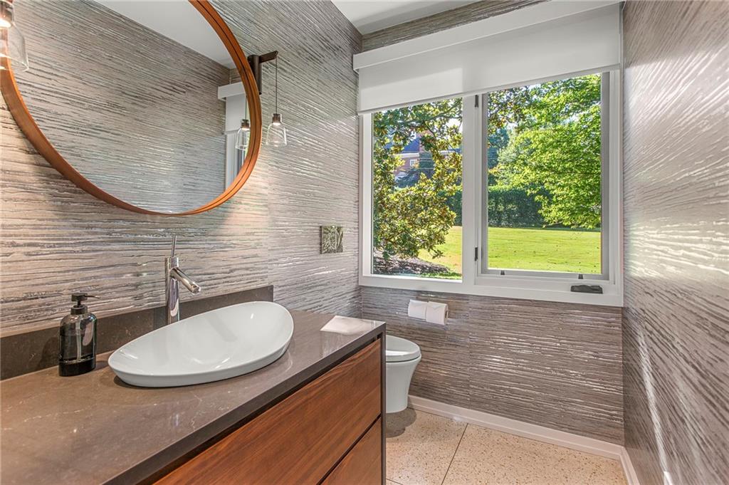 1355 Wesley Parkway NW