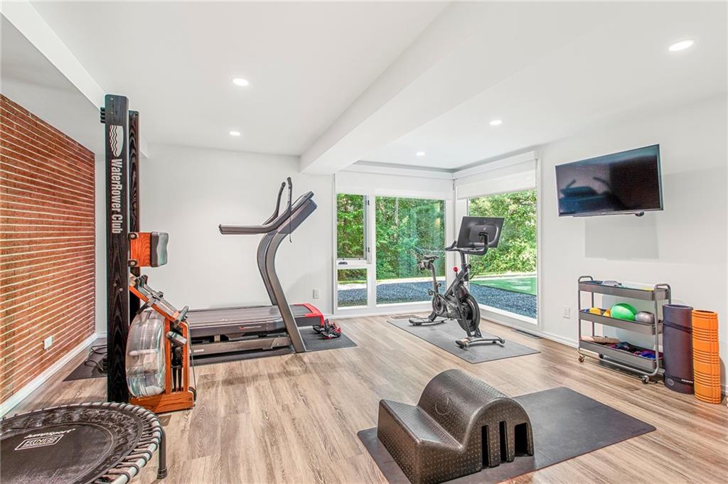 1355 Wesley Parkway NW