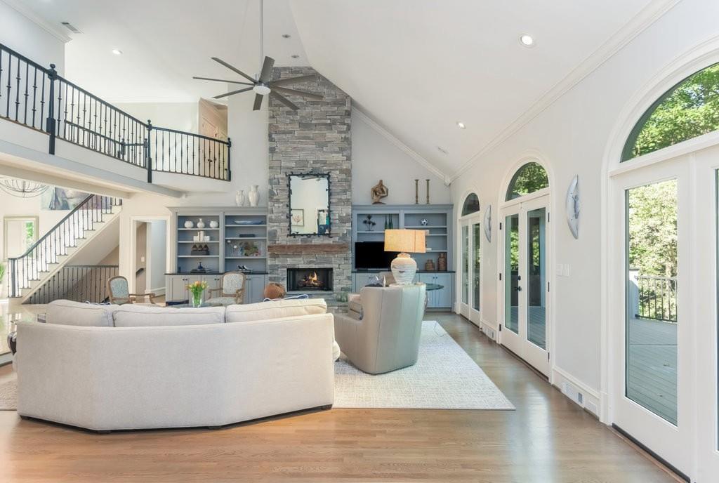 825 Marseilles Drive