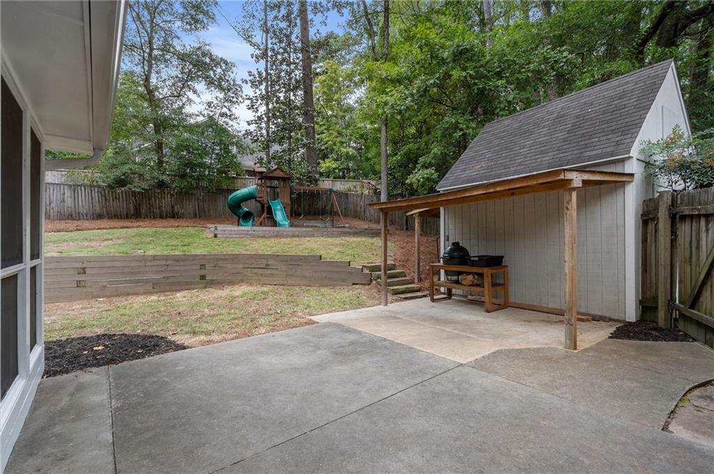 2876 Cravenridge Drive NE