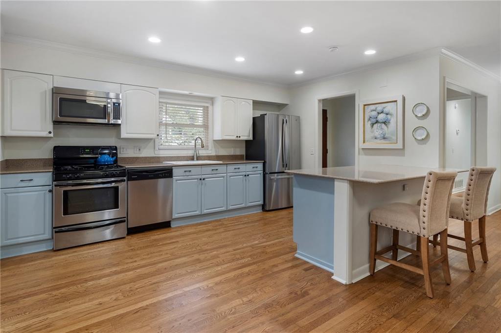 2876 Cravenridge Drive NE