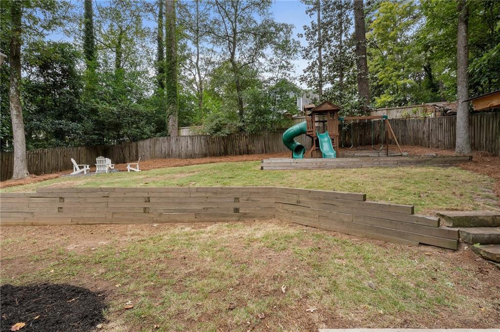 2876 Cravenridge Drive NE