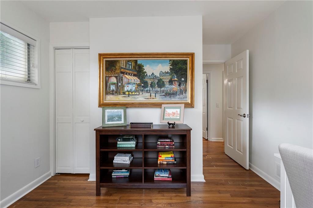 2876 Cravenridge Drive NE