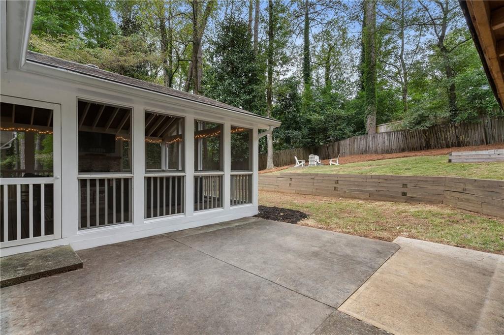 2876 Cravenridge Drive NE