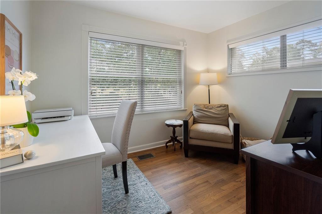 2876 Cravenridge Drive NE