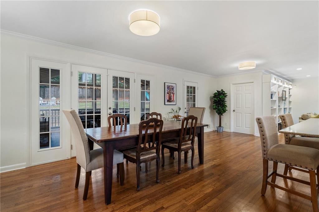 2876 Cravenridge Drive NE