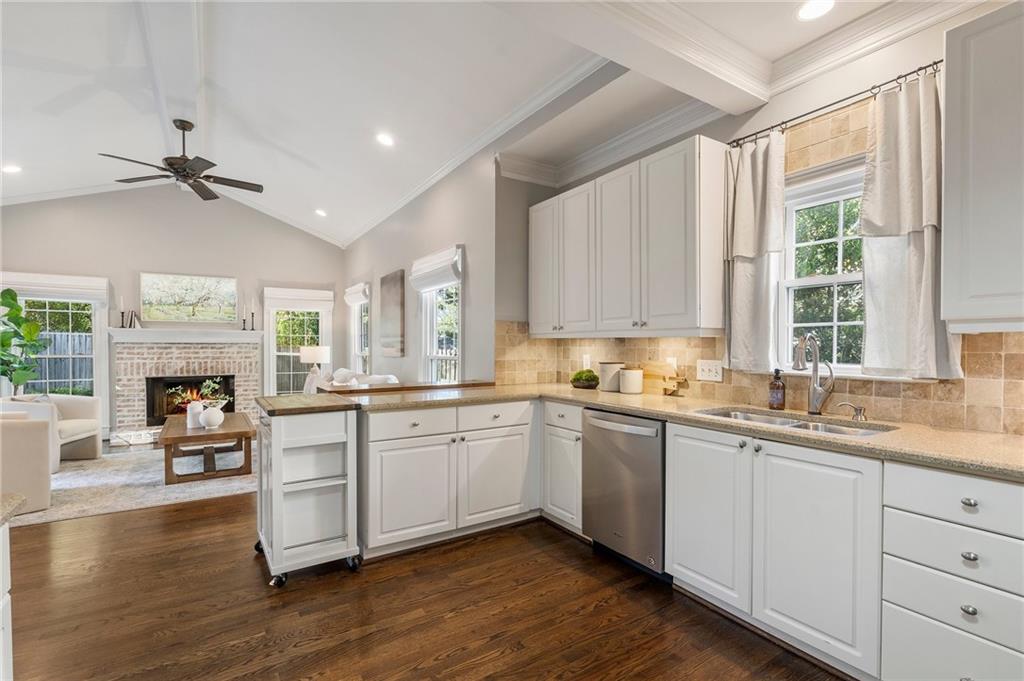 201 Nelson Ferry Road