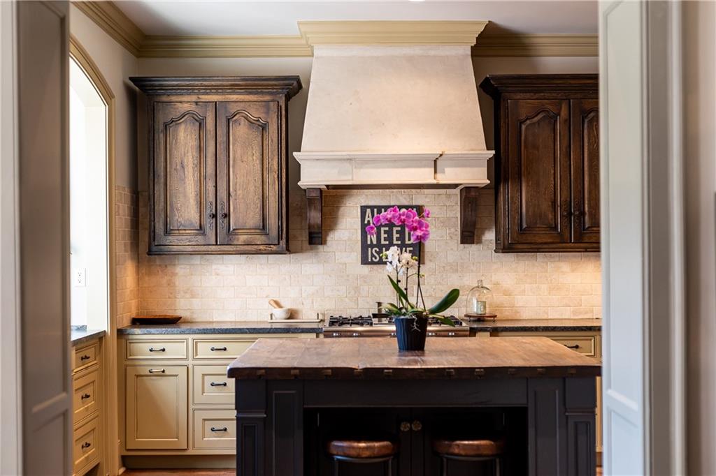 45 Montclair Drive NE