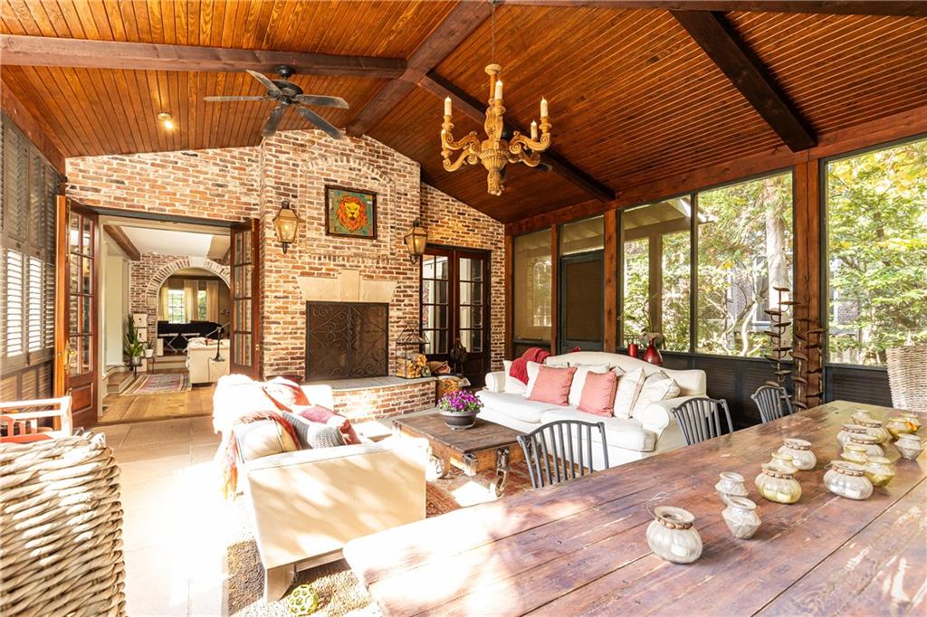 45 Montclair Drive NE