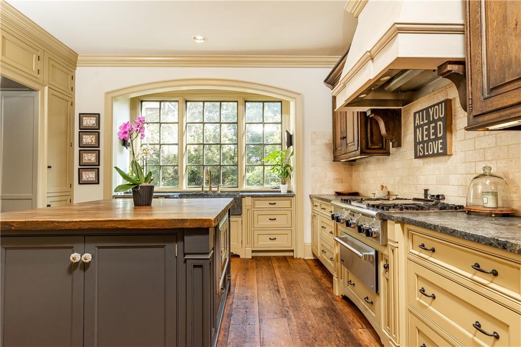 45 Montclair Drive NE