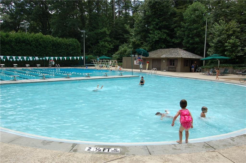 45 Montclair Drive NE