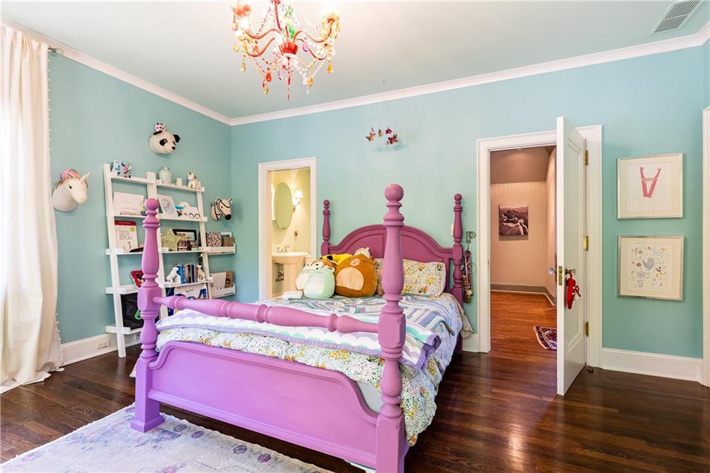 45 Montclair Drive NE