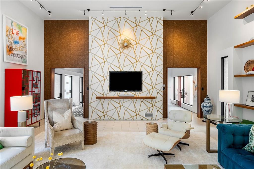 1028 Nawench Drive NW