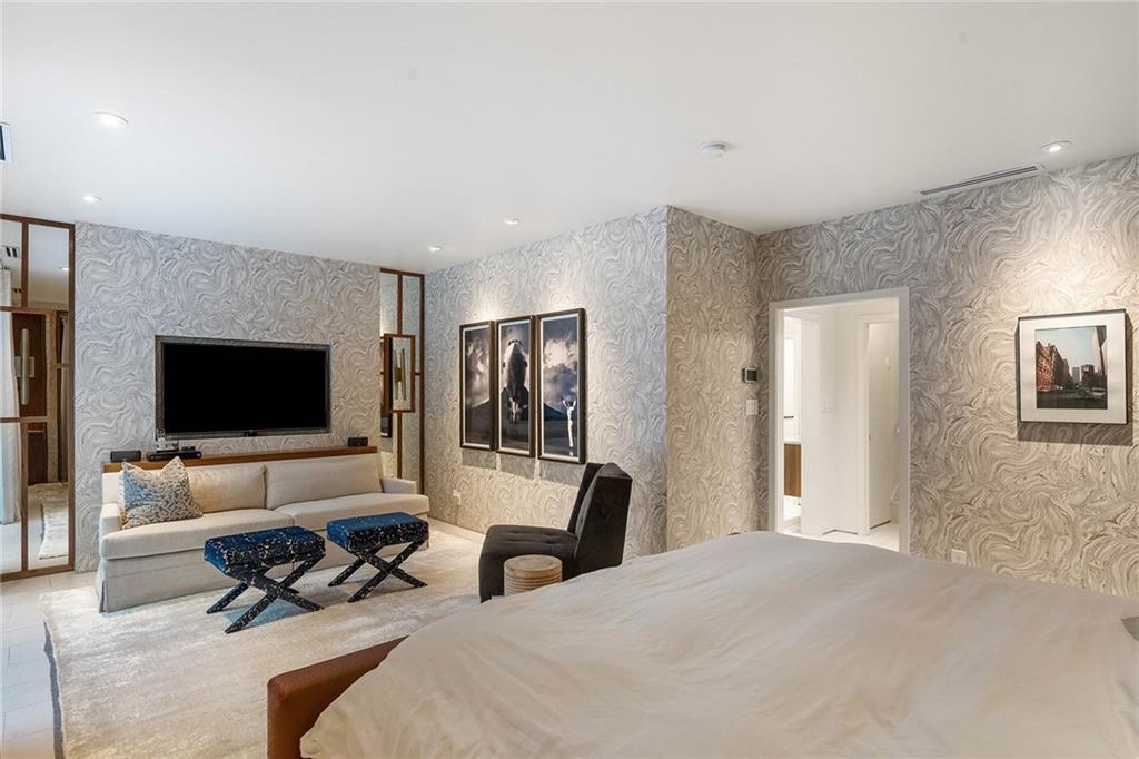 1028 Nawench Drive NW