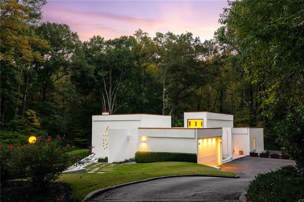 1028 Nawench Drive NW