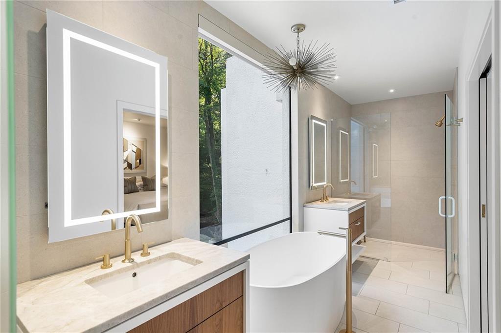 1028 Nawench Drive NW