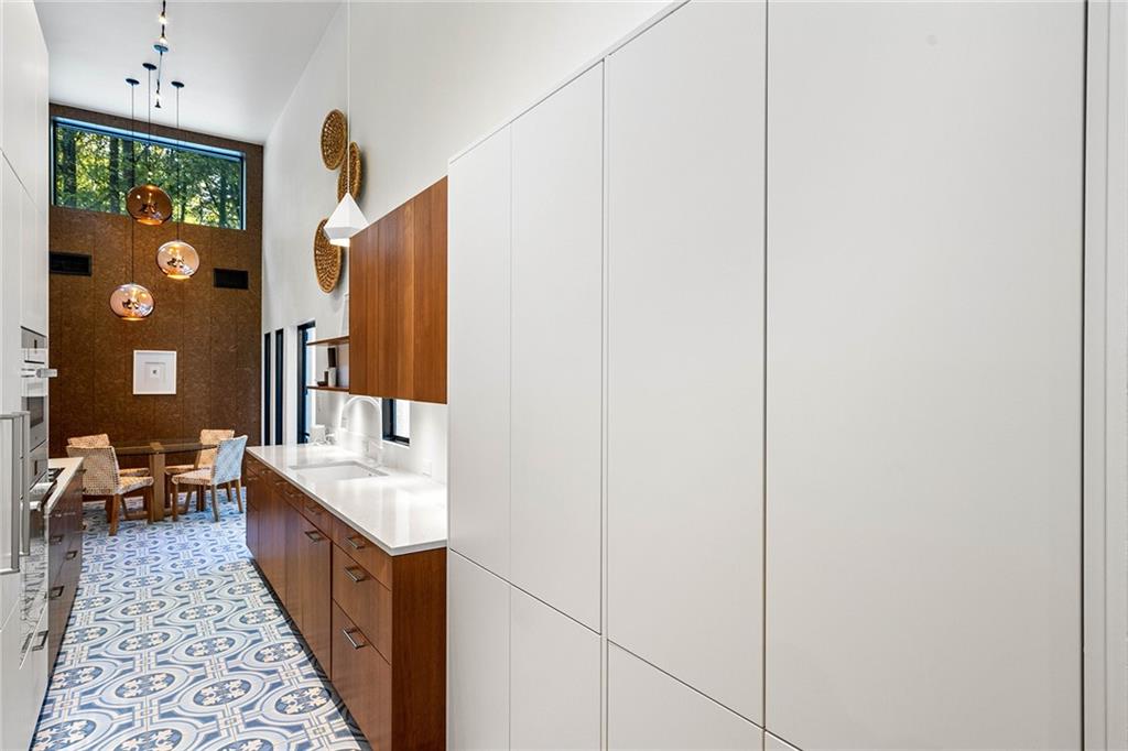 1028 Nawench Drive NW