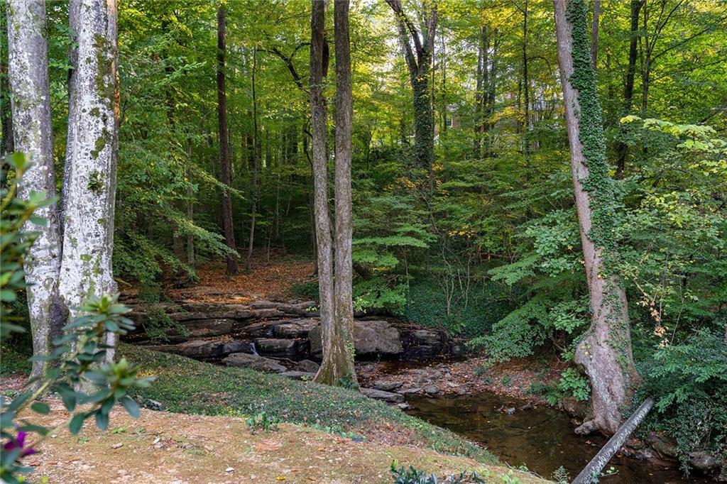 1028 Nawench Drive NW