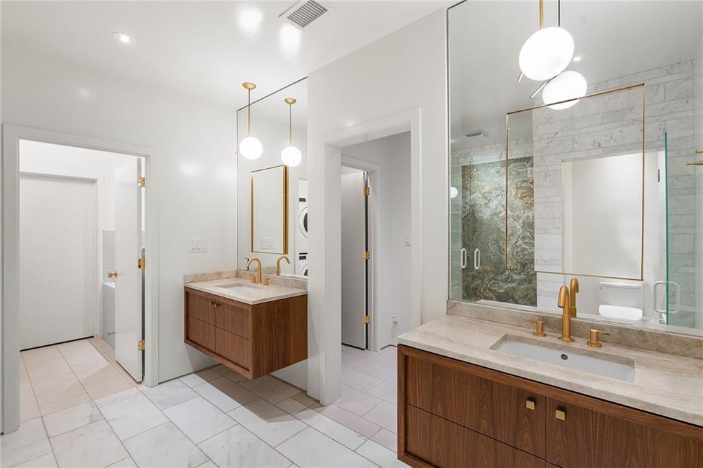 1028 Nawench Drive NW