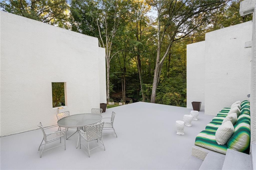 1028 Nawench Drive NW