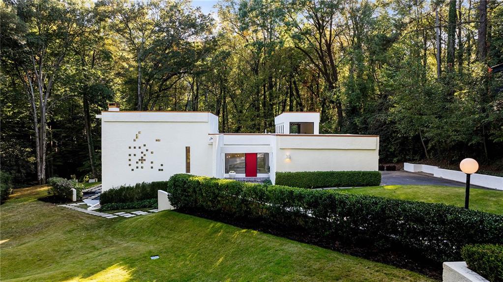 1028 Nawench Drive NW