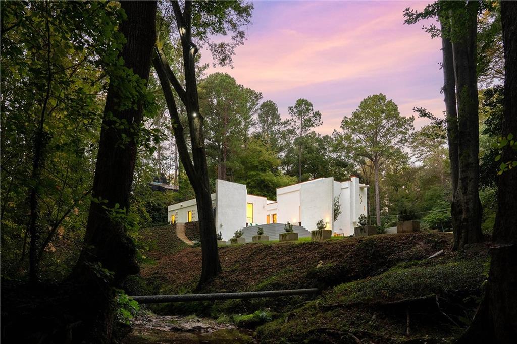 1028 Nawench Drive NW