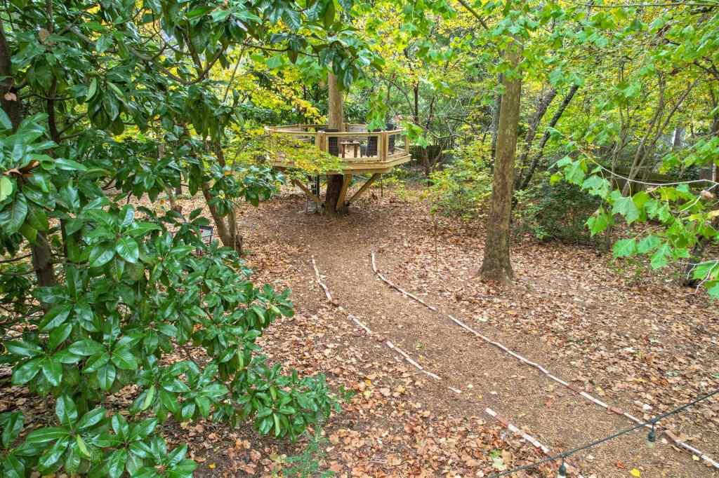 285 Walnutwood Trail