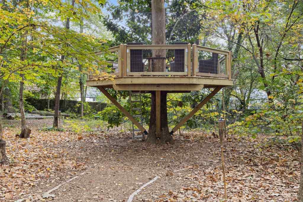 285 Walnutwood Trail