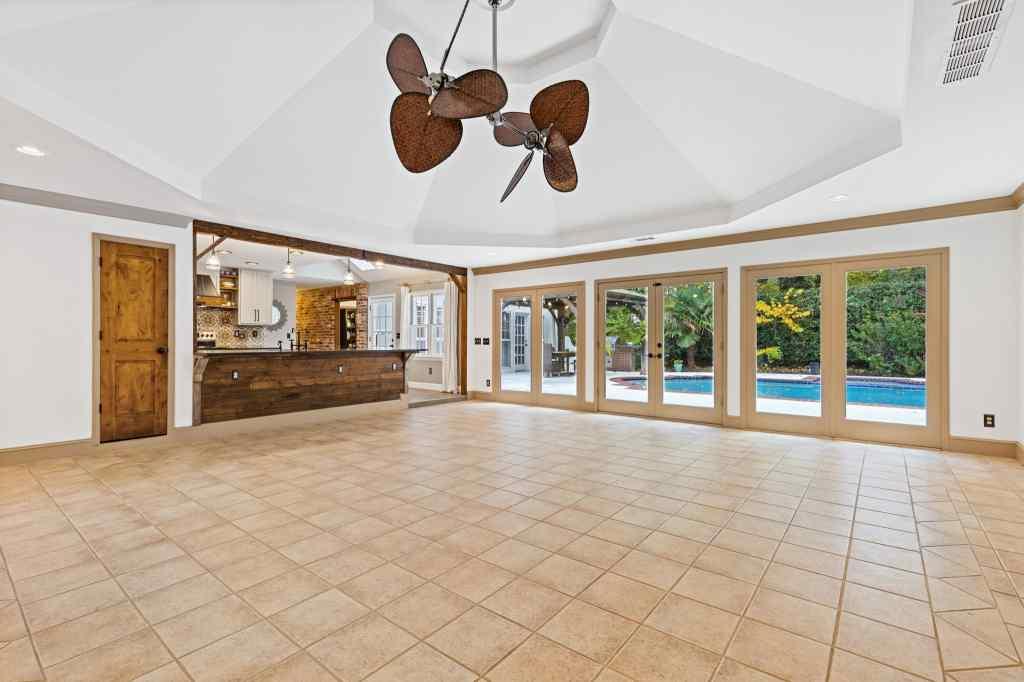 285 Walnutwood Trail