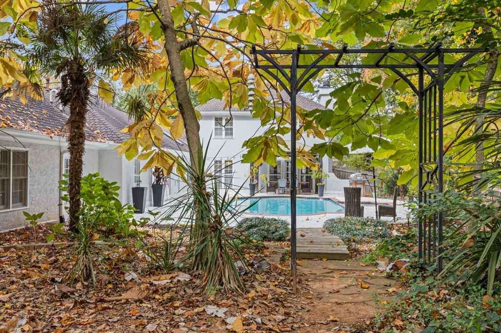 285 Walnutwood Trail