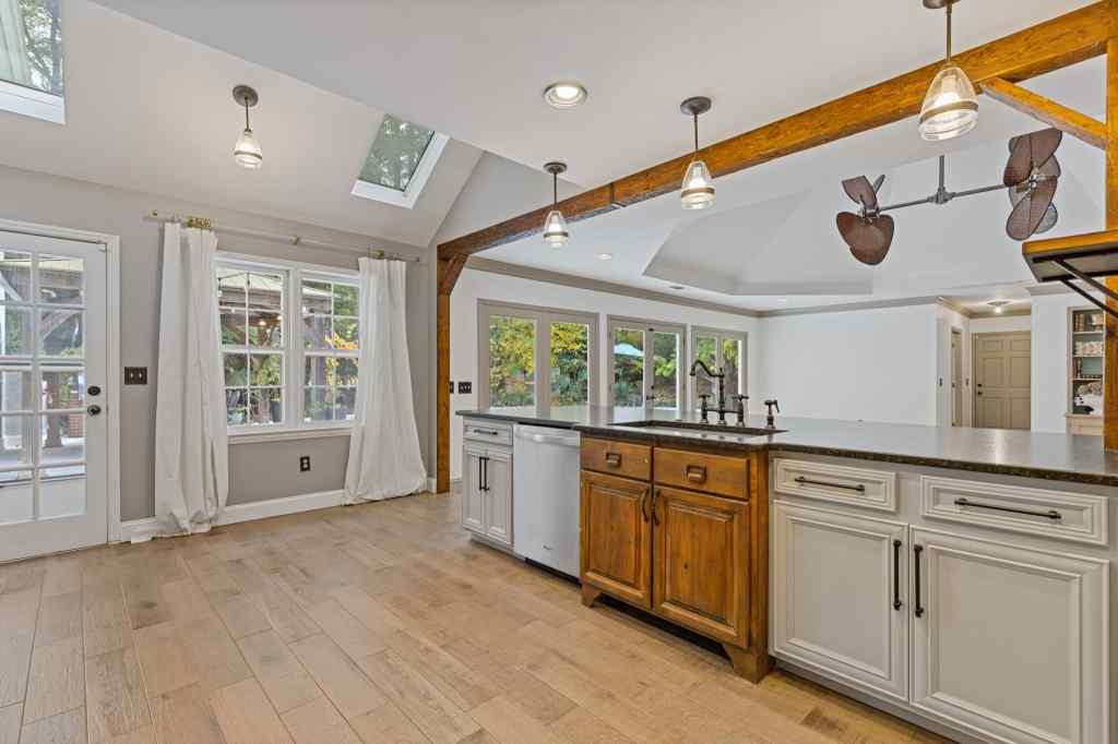 285 Walnutwood Trail