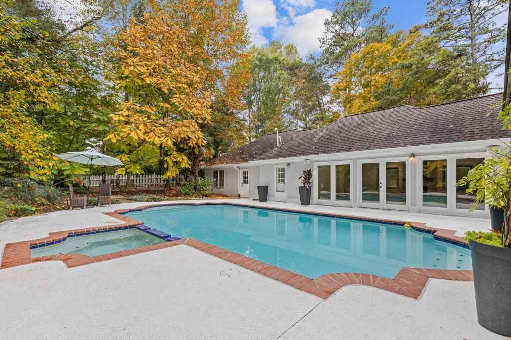 285 Walnutwood Trail