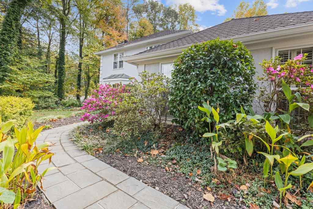 285 Walnutwood Trail