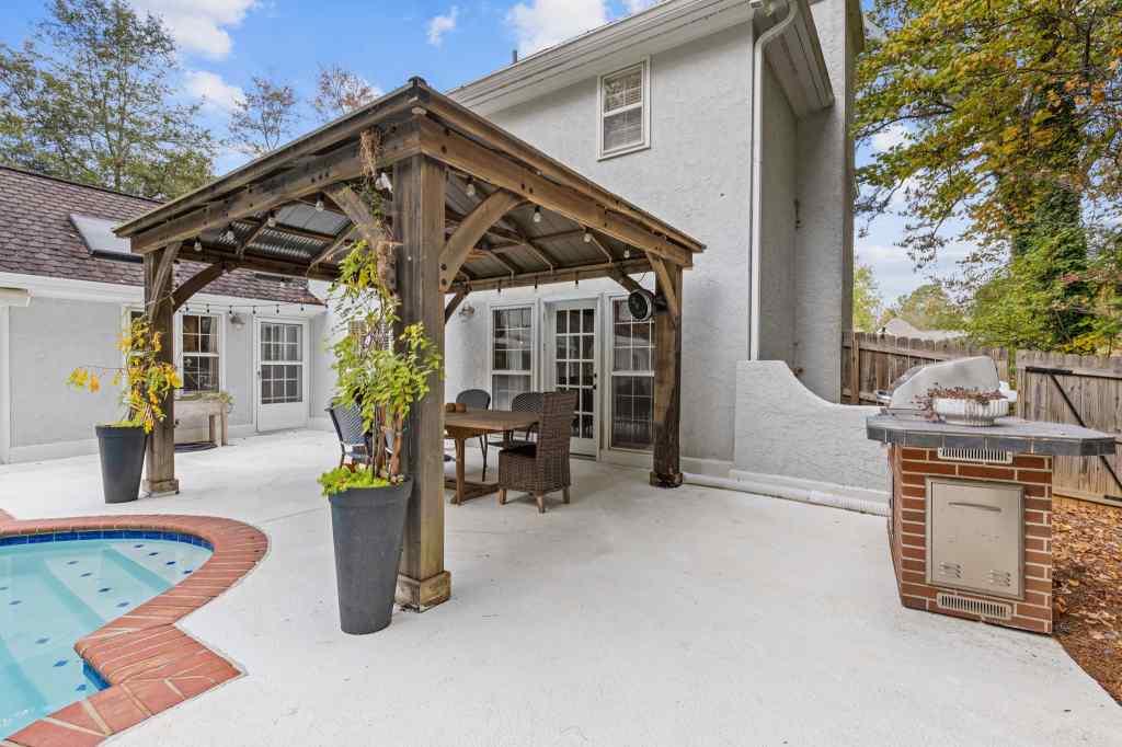 285 Walnutwood Trail