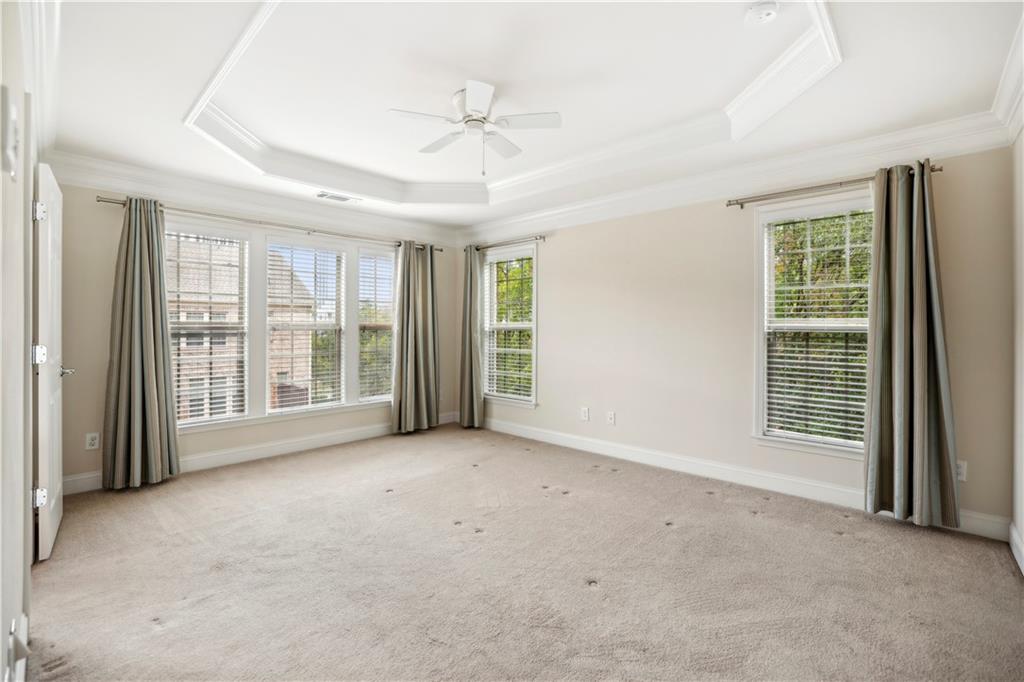 1001 E Paces Lane NE