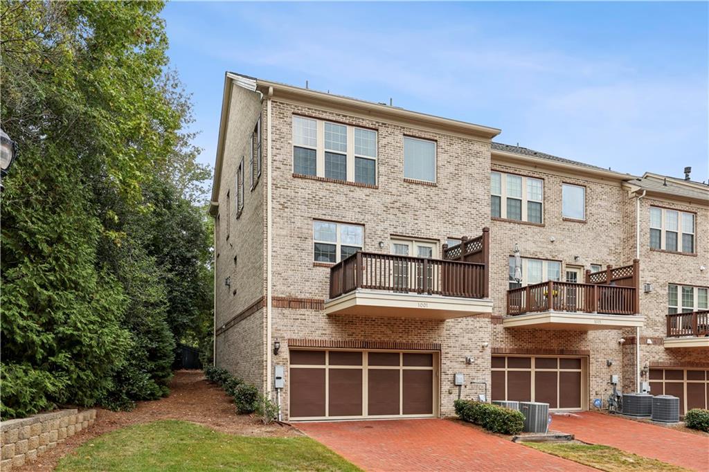 1001 E Paces Lane NE