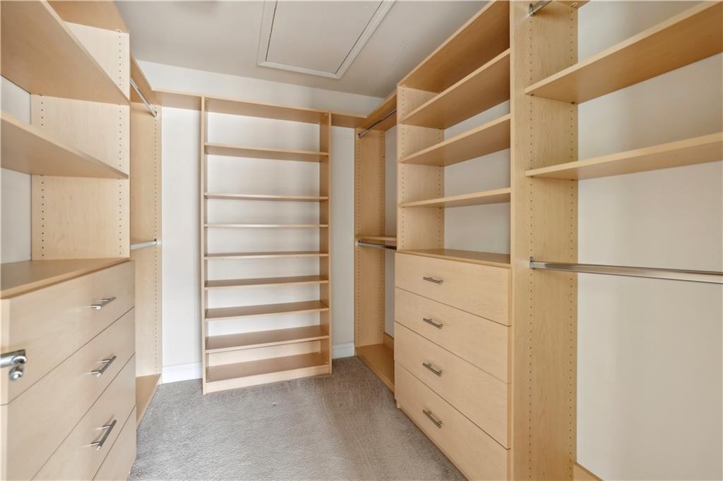 1001 E Paces Lane NE