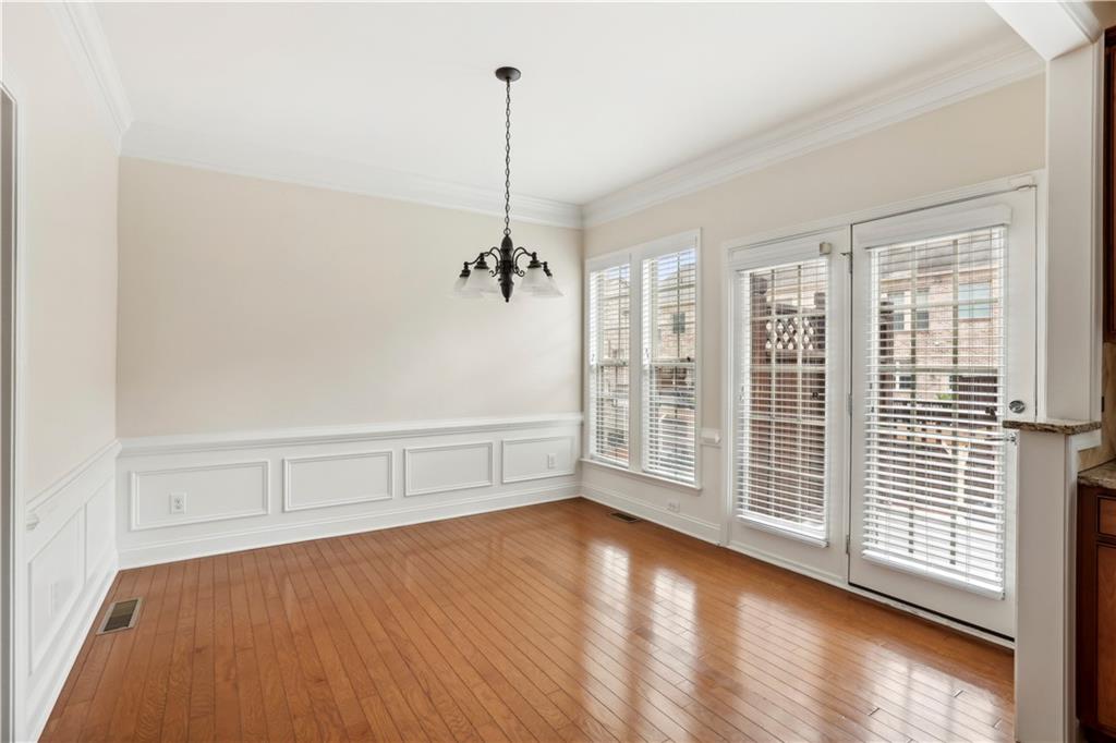 1001 E Paces Lane NE