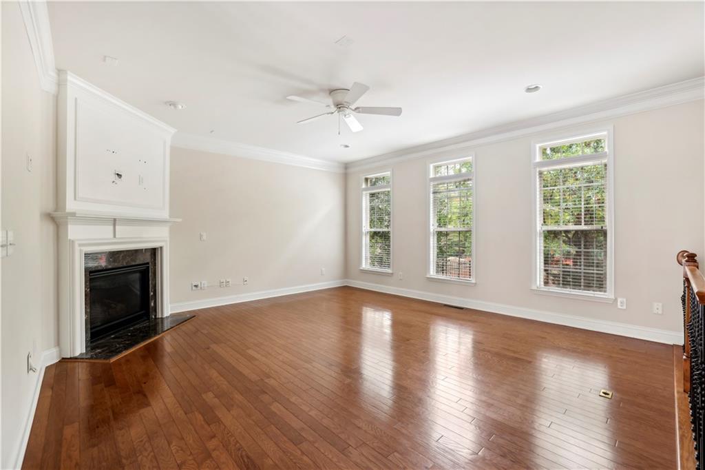 1001 E Paces Lane NE