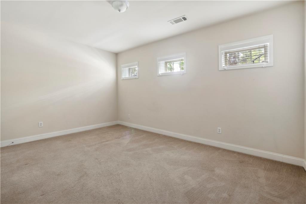 1001 E Paces Lane NE